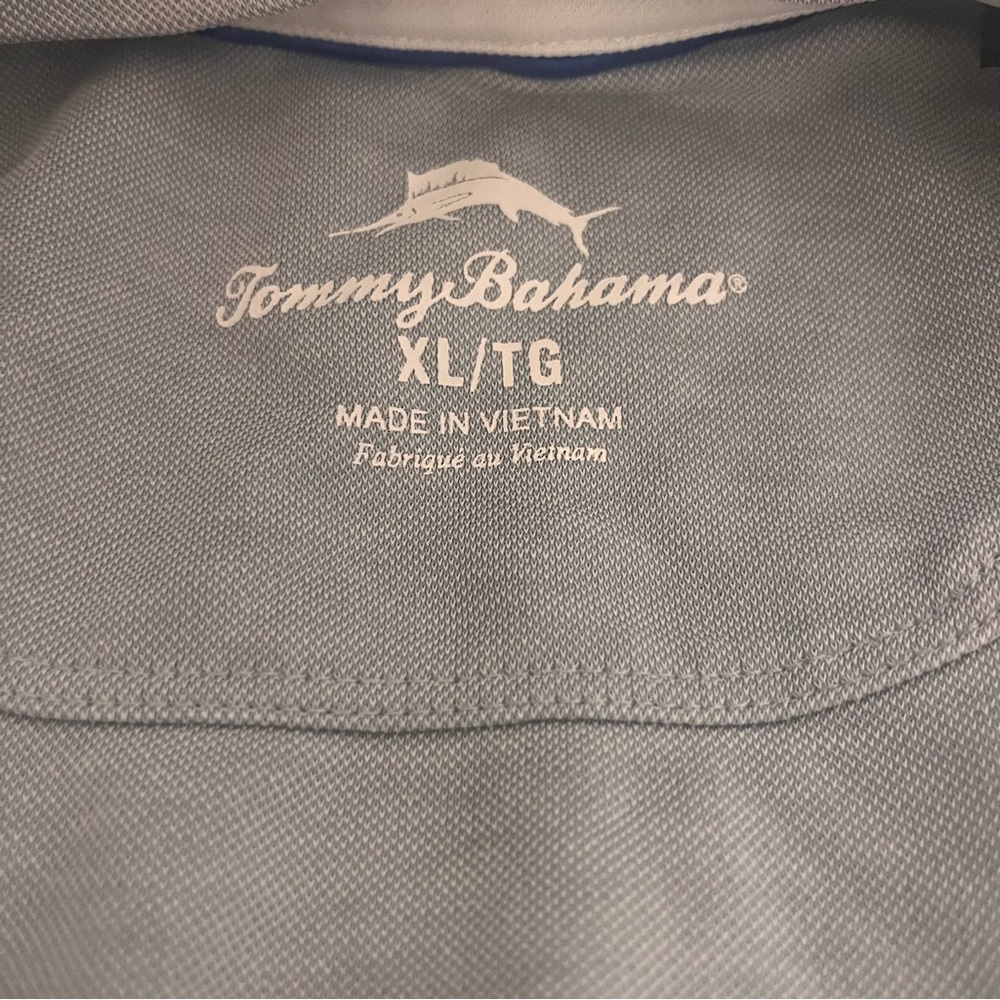 Tommy Bahama‎ Men's Short-Sleeve Crewneck Tee in Pale Blue - Picture 3 of 6